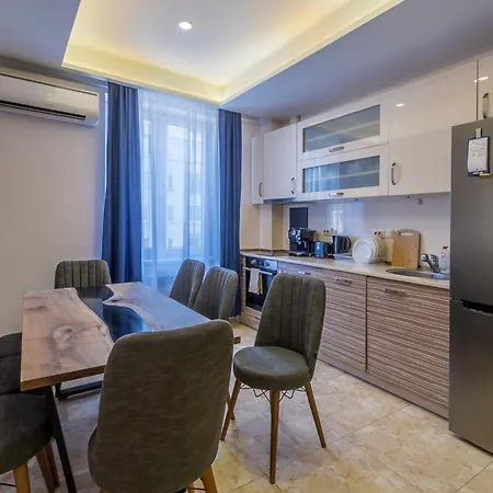 3bdr, Center Retreat, Heart, Free Parking