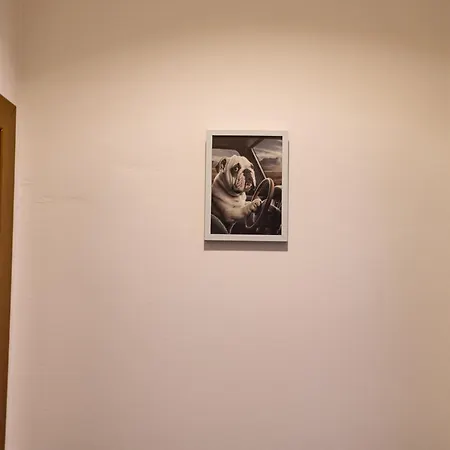 3bdr, Center Retreat, Heart, Free Parking Апартамент