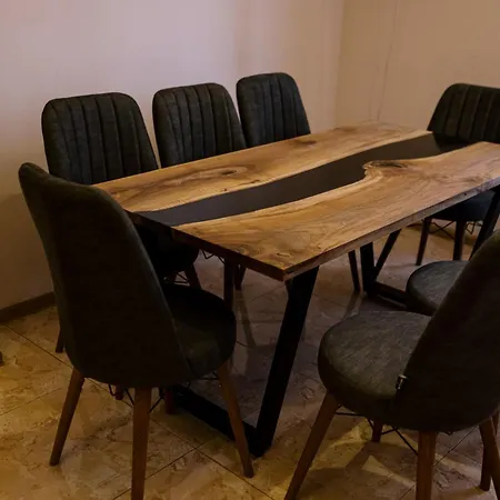 3bdr, Center Retreat, Heart, Free Parking *